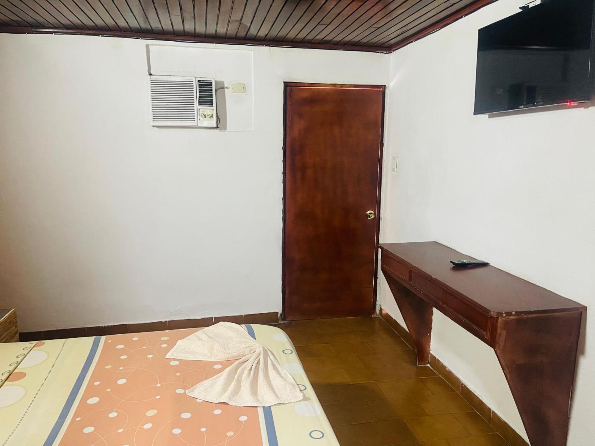 Hotel Brisas Del Mar 2022 Catia La Mar Kültér fotó